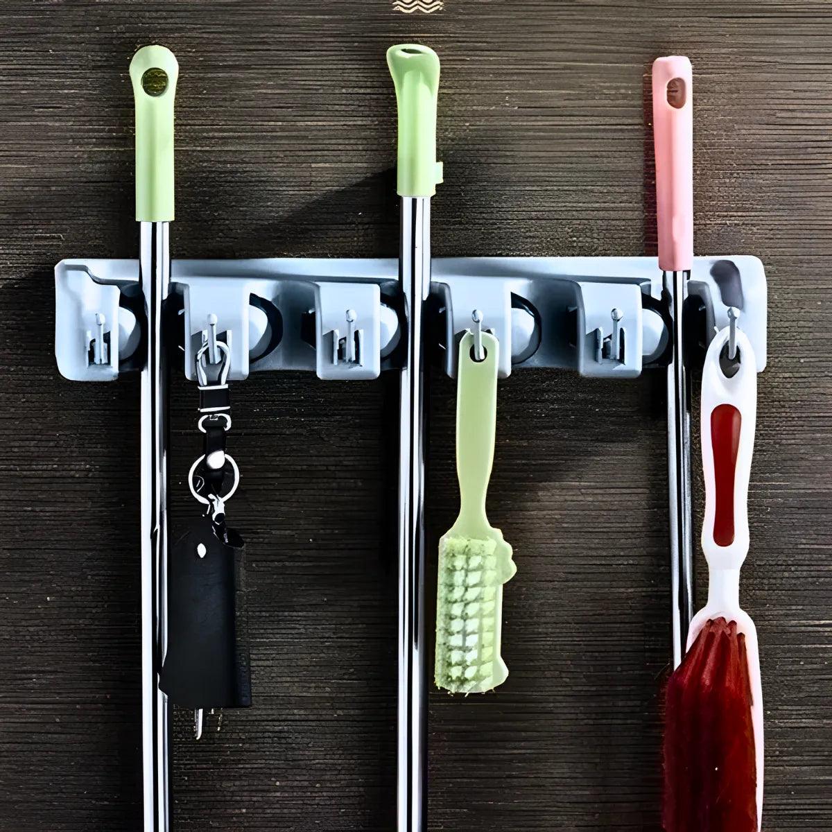 OrganizaFácil – Suporte Multiuso para Vassouras e Utensílios
